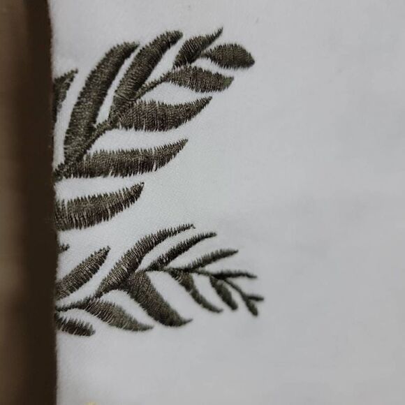 Soft Surroundings Embellished Floral 5 Pocket Straight Leg Crop Jeans 18 Petitie - Picture 10 of 13